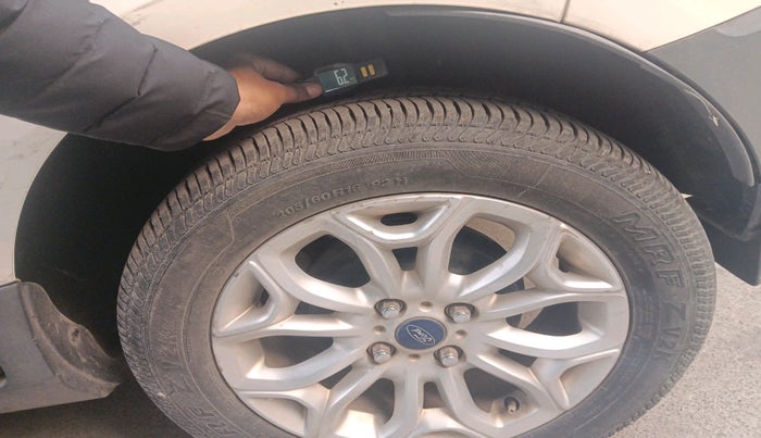 2015 Ford Ecosport TITANIUM 1.5L PETROL, Petrol, Manual, 1,01,557 km, tyre