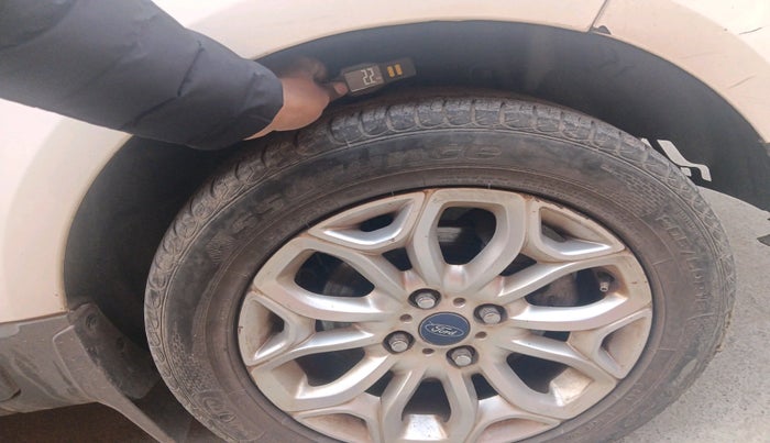 2015 Ford Ecosport TITANIUM 1.5L PETROL, Petrol, Manual, 1,01,557 km, tyre