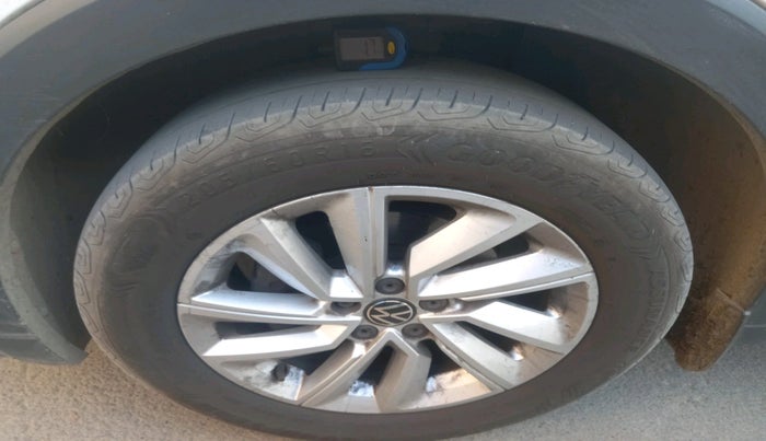 2022 Volkswagen TAIGUN HIGHLINE 1.0 TSI MT, Petrol, Manual, 1,85,866 km, tyre