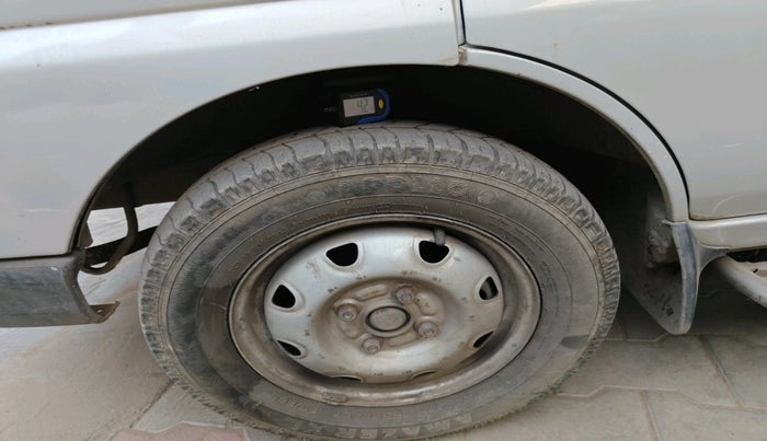 2015 Maruti Eeco 5 STR WITH A/C+HTR, Petrol, Manual, 76,589 km, tyre