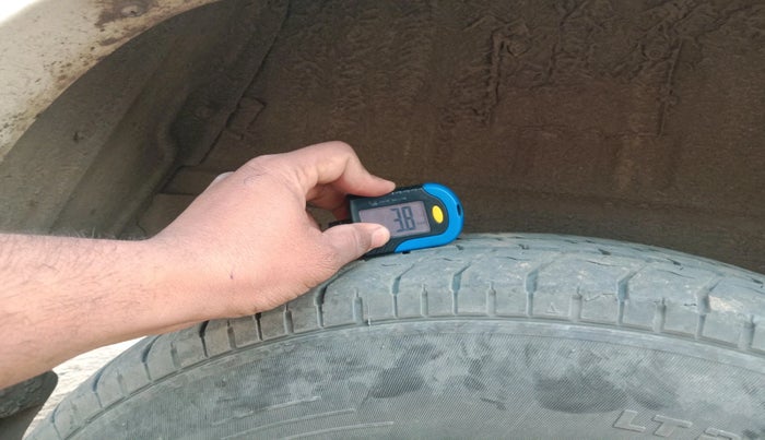 2014 Mahindra Scorpio EX M2DI, Diesel, Manual, 1,49,730 km, tyre