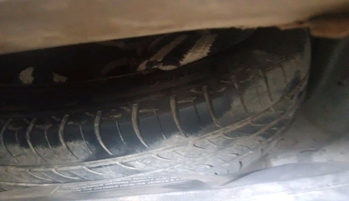 2020 Hyundai AURA SX 1.2 (O), Petrol, Manual, 1,23,933 km, tyre