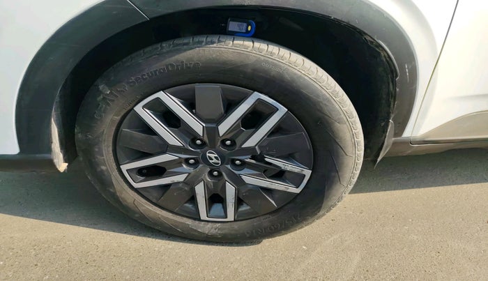 2022 Hyundai VENUE SX 1.5 CRDI, Diesel, Manual, 42,578 km, tyre