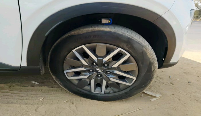 2022 Hyundai VENUE SX 1.5 CRDI, Diesel, Manual, 42,578 km, tyre