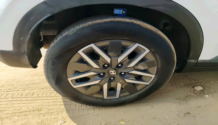 2022 Hyundai VENUE SX 1.5 CRDI, Diesel, Manual, 42,578 km, tyre