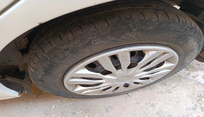 2013 Honda Amaze 1.2L I-VTEC S, Petrol, Manual, 96,371 km, tyre