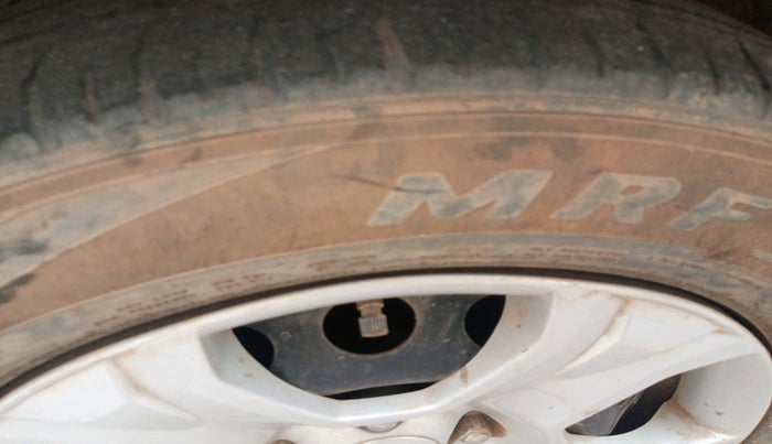 2014 Ford Ecosport AMBIENTE 1.5L DIESEL, Diesel, Manual, 1,17,163 km, tyre