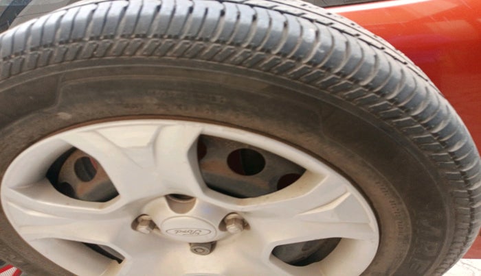 2014 Ford Ecosport AMBIENTE 1.5L DIESEL, Diesel, Manual, 1,17,163 km, tyre