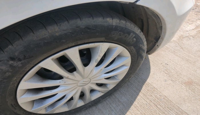 2017 Maruti Ciaz DELTA DIESEL 1.3, Diesel, Manual, 74,085 km, tyre