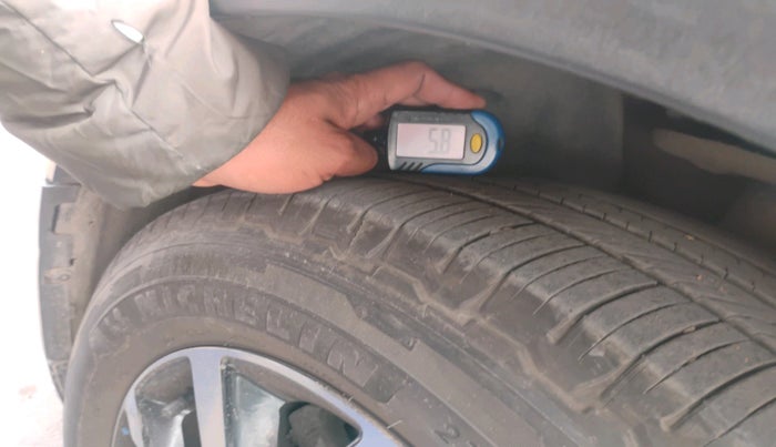 2018 Mahindra XUV500 W11 AT, Diesel, Automatic, 1,32,172 km, tyre