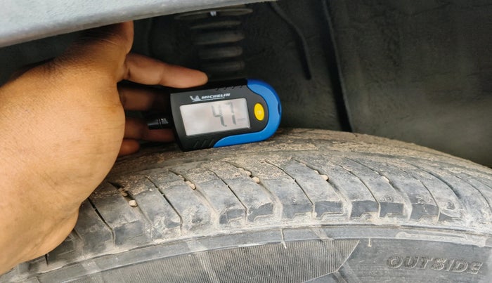 2022 Nissan MAGNITE XV PREMIUM, Petrol, Manual, 1,01,966 km, tyre