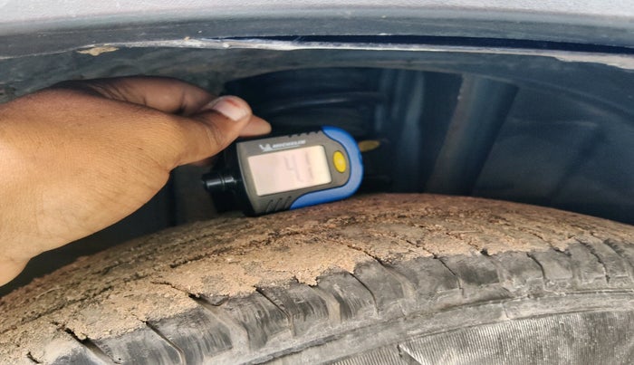 2022 Nissan MAGNITE XV PREMIUM, Petrol, Manual, 1,01,966 km, tyre