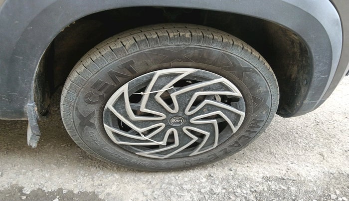 2017 Renault Kwid RXT 1.0 AMT, Petrol, Automatic, 34,069 km, tyre