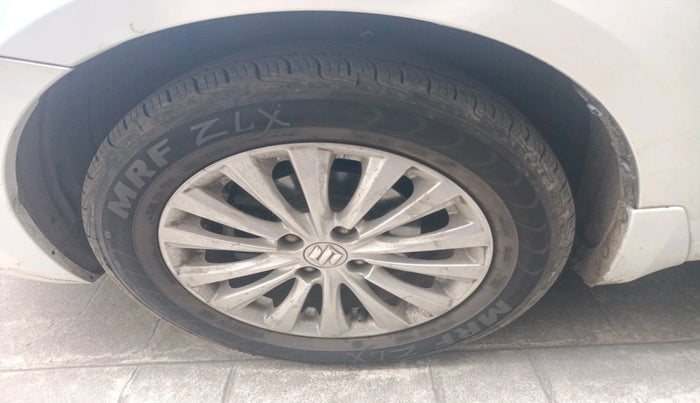 2016 Maruti Ciaz ZXI, Petrol, Manual, 62,894 km, tyre