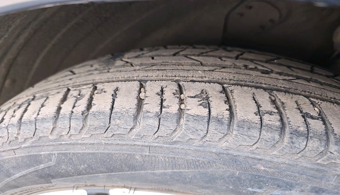 2021 Hyundai NEW I20 ASTA 1.2 AT, Petrol, Automatic, 19,568 km, tyre