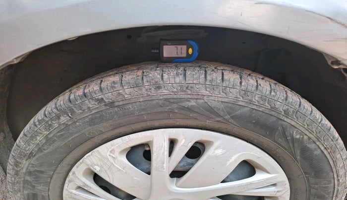 2014 Maruti Swift VXI, Petrol, Manual, 1,21,343 km, tyre