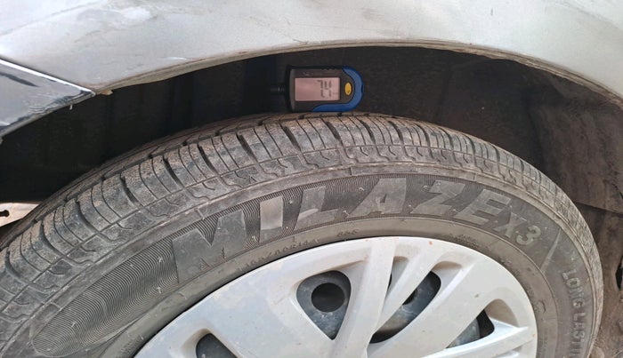 2014 Maruti Swift VXI, Petrol, Manual, 1,21,343 km, tyre