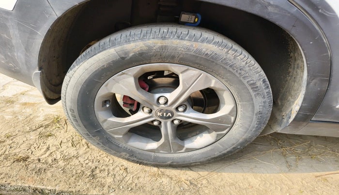 2020 KIA SELTOS HTE 1.5 DIESEL, Diesel, Manual, 1,02,956 km, tyre