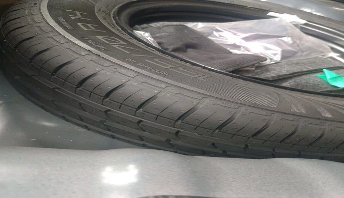 2024 Hyundai GRAND I10 NIOS SPORTZ AMT 1.2 KAPPA VTVT, Petrol, Automatic, 15,173 km, tyre