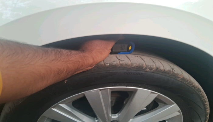 2022 Volkswagen VIRTUS HIGHLINE TSI 1.0 MT, Petrol, Manual, 30,373 km, tyre