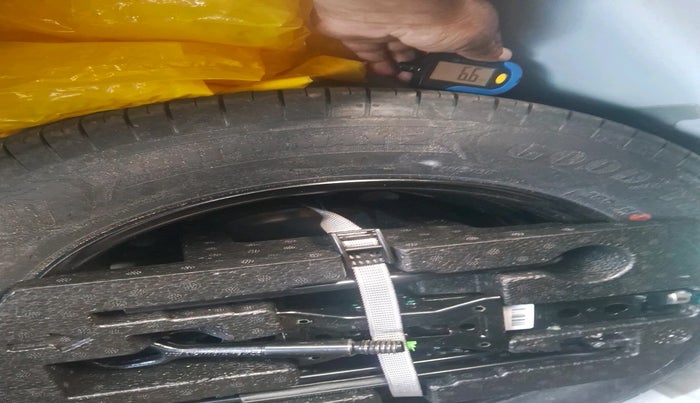 2022 Volkswagen VIRTUS HIGHLINE TSI 1.0 MT, Petrol, Manual, 30,373 km, tyre