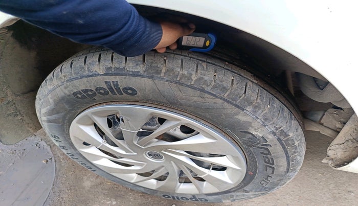 2017 Renault Lodgy 85 PS RXE 8 STR, Diesel, Manual, 75,122 km, tyre