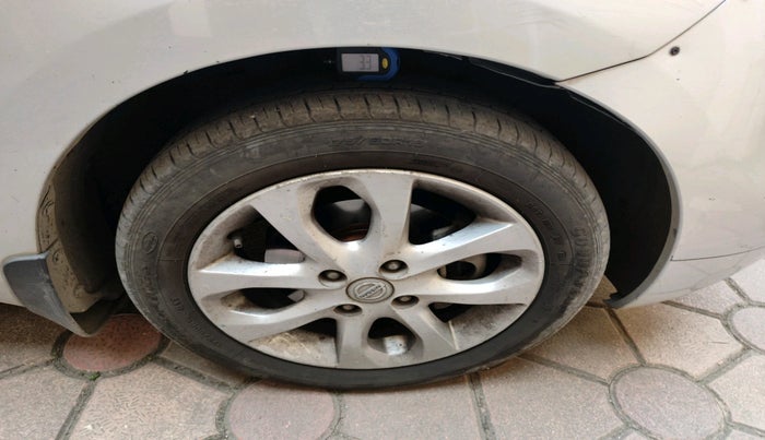 2014 Nissan Micra XV CVT, Petrol, Automatic, 82,262 km, tyre