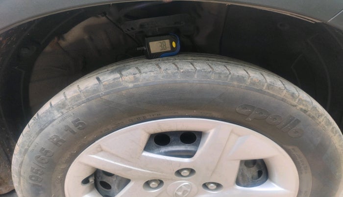 2021 Hyundai VENUE E 1.2, Petrol, Manual, 38,465 km, tyre