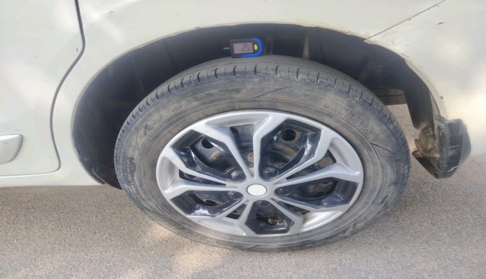 2022 Maruti Ertiga VXI SHVS, Petrol, Manual, 73,668 km, tyre