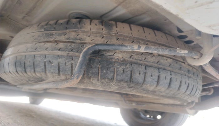 2022 Maruti Ertiga VXI SHVS, Petrol, Manual, 73,668 km, tyre