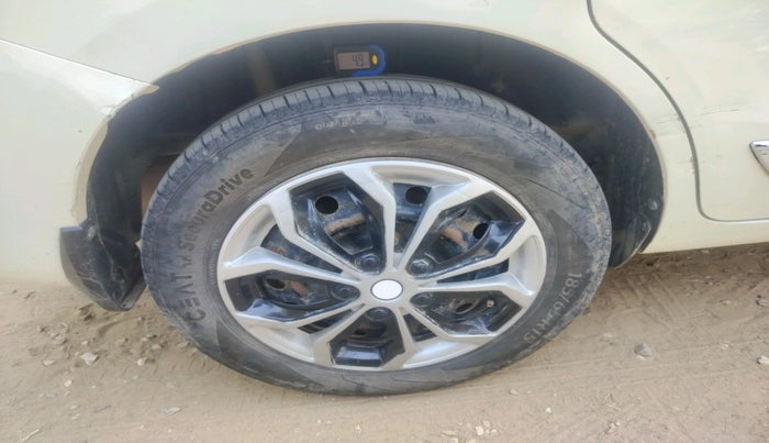 2022 Maruti Ertiga VXI SHVS, Petrol, Manual, 73,668 km, tyre