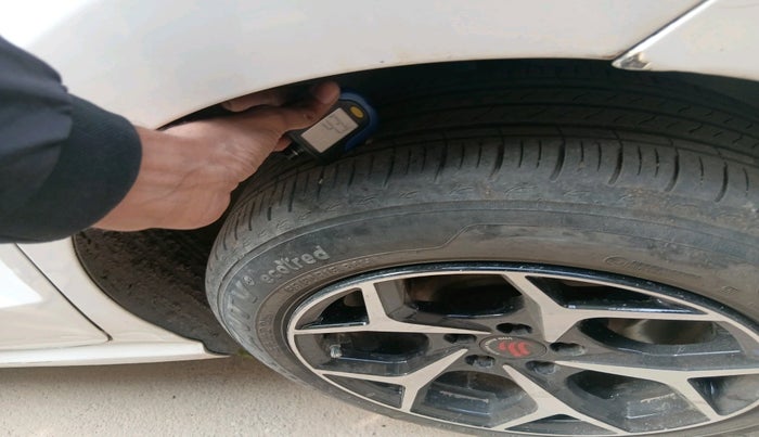 2014 Volkswagen Polo COMFORTLINE 1.2 Diesel, Diesel, Manual, 95,642 km, tyre