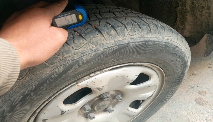 2013 Renault Duster 85 PS RXE DIESEL, Diesel, Manual, 2,15,965 km, tyre