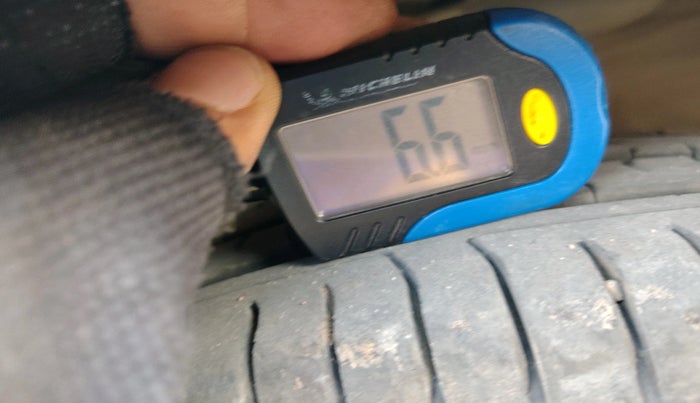 2014 Hyundai Xcent S 1.2, Petrol, Manual, 1,17,357 km, tyre