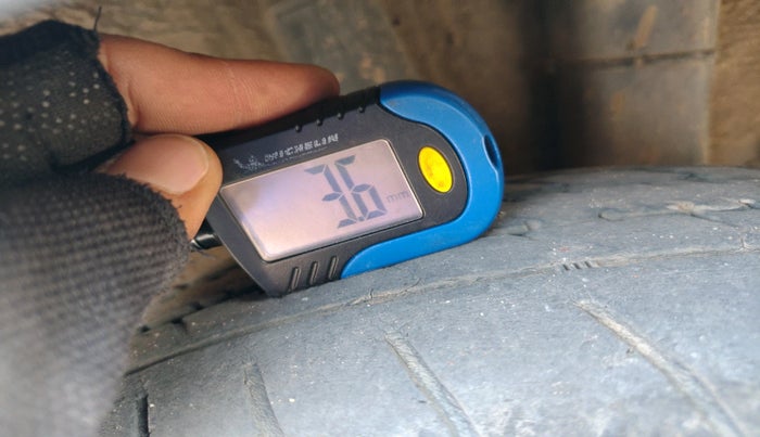 2014 Hyundai Xcent S 1.2, Petrol, Manual, 1,17,357 km, tyre