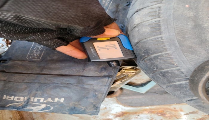 2014 Hyundai Xcent S 1.2, Petrol, Manual, 1,17,357 km, tyre