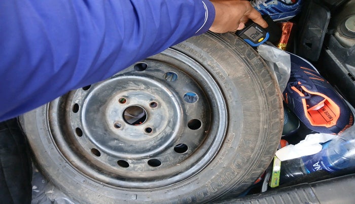 2019 Maruti Swift VXI, Petrol, Manual, 1,47,230 km, tyre