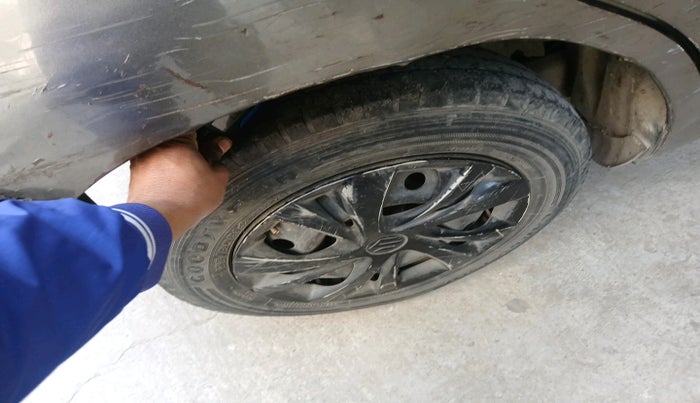 2019 Maruti Swift VXI, Petrol, Manual, 1,47,230 km, tyre