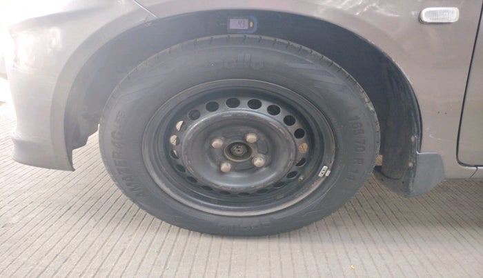 2013 Honda Amaze 1.5L I-DTEC S, Diesel, Manual, 1,08,481 km, tyre