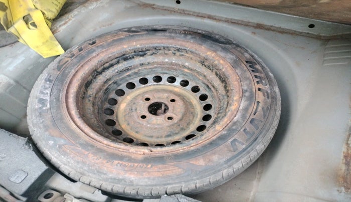 2013 Honda Amaze 1.5L I-DTEC S, Diesel, Manual, 1,08,481 km, tyre