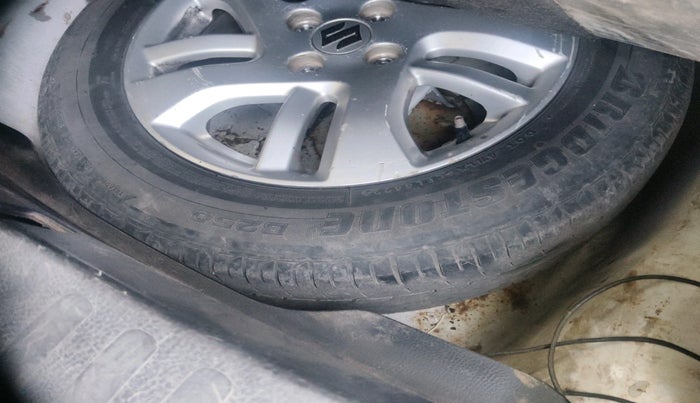 2014 Maruti Swift Dzire ZXI, Petrol, Manual, 99,308 km, tyre