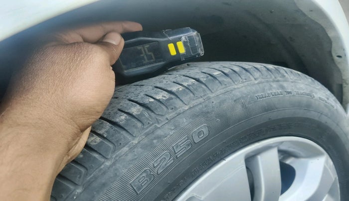 2014 Maruti Swift Dzire ZXI, Petrol, Manual, 99,308 km, tyre