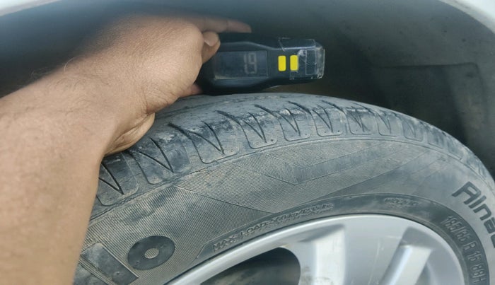 2014 Maruti Swift Dzire ZXI, Petrol, Manual, 99,308 km, tyre