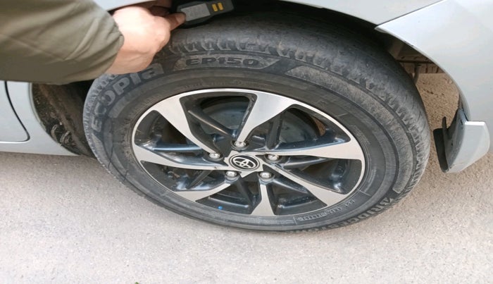 2024 Toyota RUMION V AT , Petrol, Automatic, 47,987 km, tyre