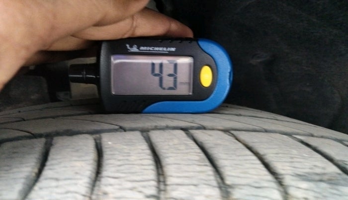 2012 Audi A6 2.0 TDI PREMIUM, Diesel, Automatic, 1,02,299 km, tyre