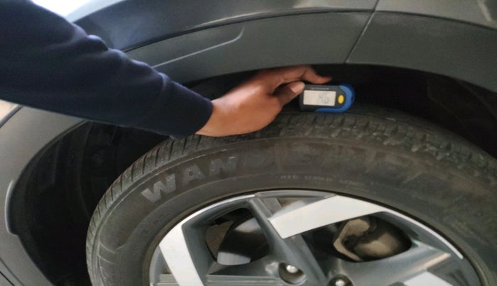 2021 Hyundai VENUE SX 1.0 (O) TURBO, Petrol, Manual, 28,754 km, tyre