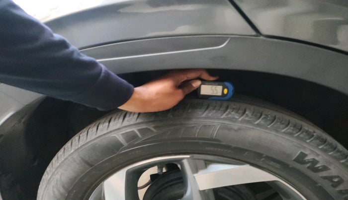 2021 Hyundai VENUE SX 1.0 (O) TURBO, Petrol, Manual, 28,754 km, tyre