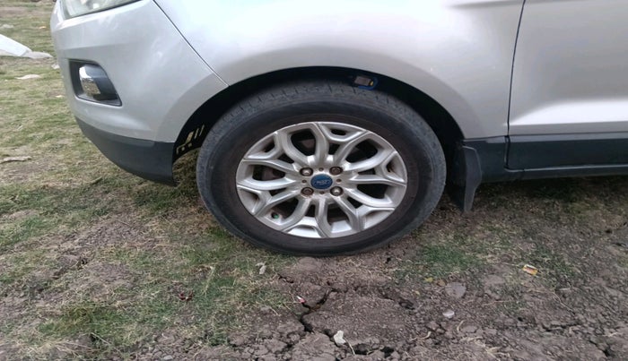 2015 Ford Ecosport TITANIUM 1.5L DIESEL, Diesel, Manual, 1,08,806 km, tyre