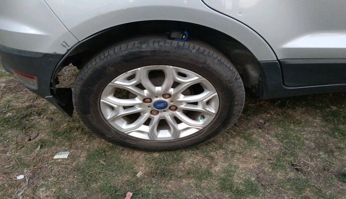 2015 Ford Ecosport TITANIUM 1.5L DIESEL, Diesel, Manual, 1,08,806 km, tyre