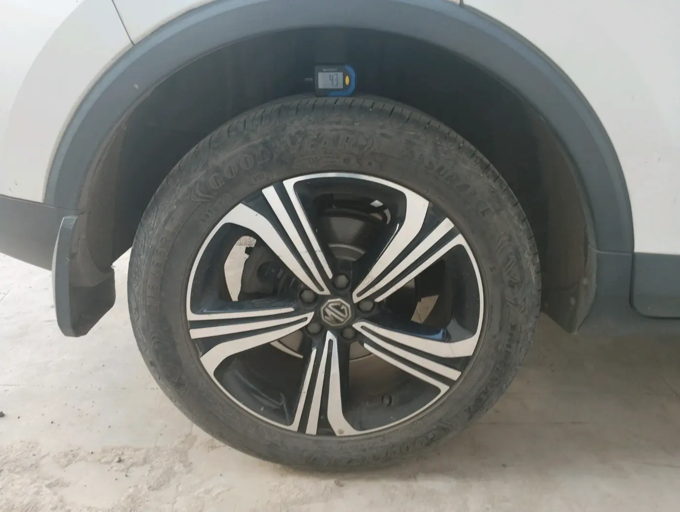 2023 MG ASTOR SAVVY 1.5 CVT S RED, Petrol, Automatic, 42,302 km, tyre